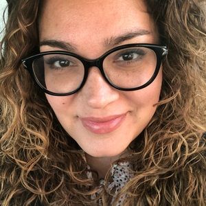 Meet your Posher, Candese